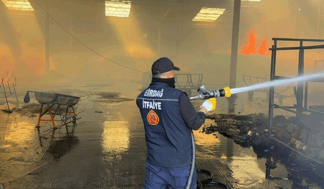 Afyon'da fabrika yangını kontrol altına alındı