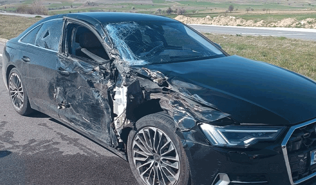 Afyonkarahisar'da otomobille patpat çarpıştı: 2 yaralı