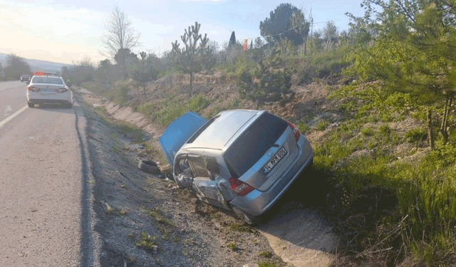 Bilecik'te sürücü karşı şeritten gelen otomobile çarptı: 1 yaralı