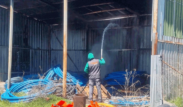 Kütahya'da depo yangını paniğe neden oldu