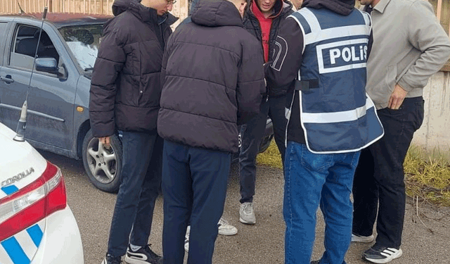 Afyon'da polisten öğrencilerin yoğun olarak bulunduğu bölgelerde denetim