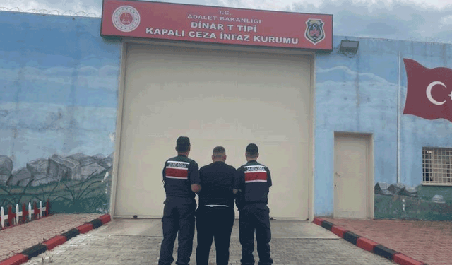 Afyon'da Jandarma çeşitli suçlardan aranan 48 kişiyi yakaladı