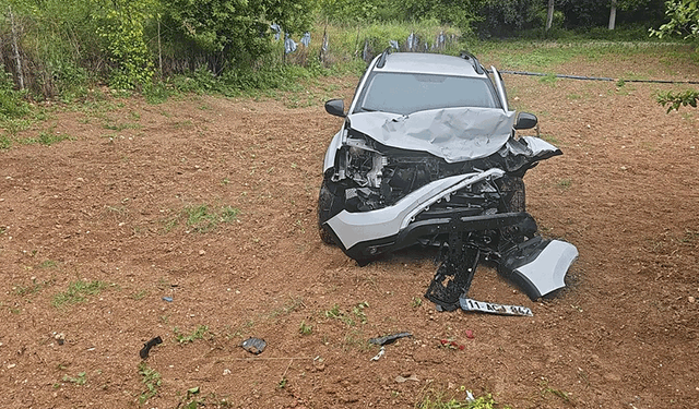 Bilecik'te karşı şeride geçen otomobille tır çarpıştı: 1 yaralı