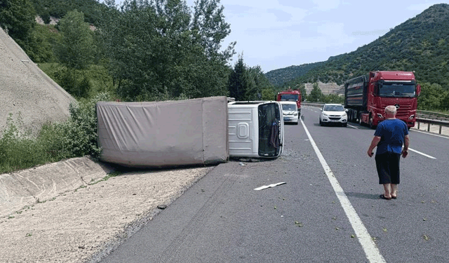 Bilecik'te kamyonetin devrildiği kazada 1 kişi yaralandı
