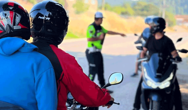 Bilecik'te jandarmadan motosiklet sürücülerine güvenli sürüş eğitimi