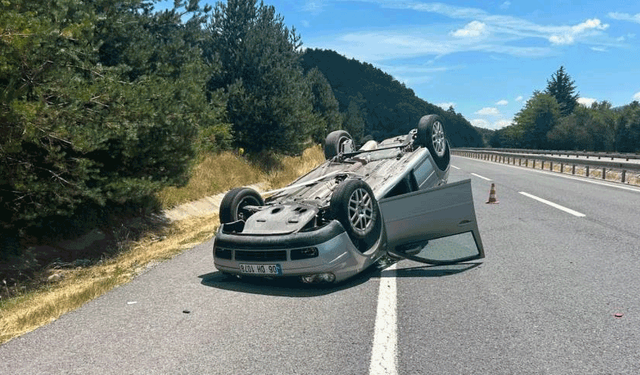 Bileci'te kontrolden çıkan otomobil takla attı: 3 yaralı