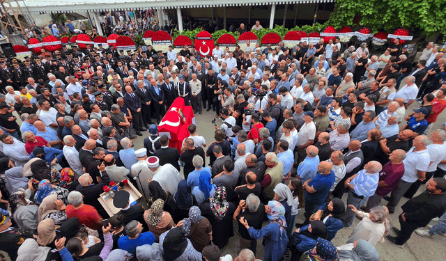 Eskişehir’de şehit düşen uzman çavuşa, Samsun’da gözyaşlarıyla veda