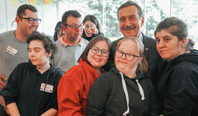 Gökkuşağı Kafe, 15 yıldır özel bireylerin hayatına umut oluyor
