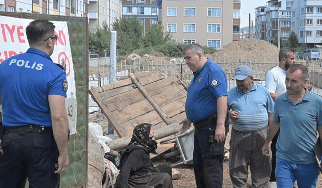 Kütahya'da tahliye gerginliği, 84 yaşındaki kadın ve oğlu ekiplere direndi