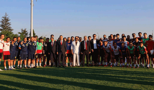 Vali Yılmaz ve Hatipoğlu’ndan, Eskişehirspor’a önemli ziyaret
