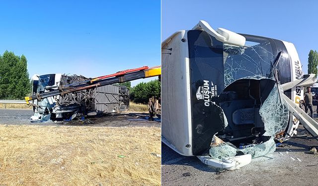 Afyonkarahisar'da yolcu otobüsü devrildi: 22 yaralı