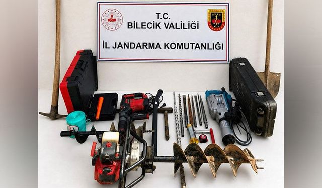 Bilecik'te Darphane emeklisi ve 4 arkadaşı define ararken yakalandı