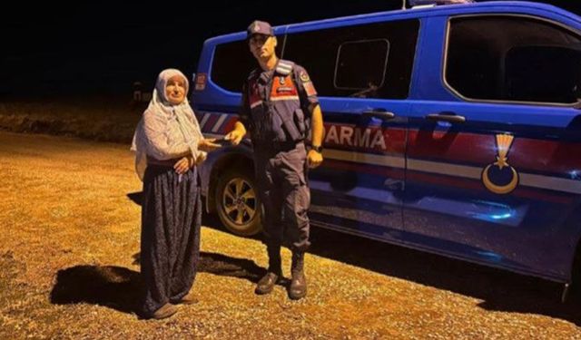 Bilecik'te Jandarma kayıp telefonu sahibine ulaştırdı