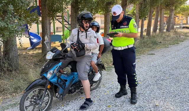 Bilecik'te motosiklet sürücülerine güvenli sürüş eğitimi