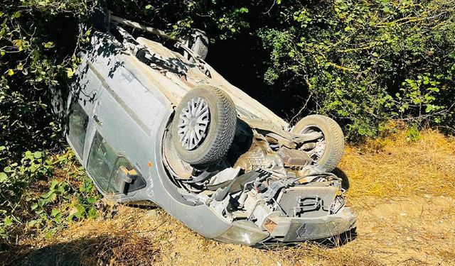 Bilecik'te otomobil takla attı: 2 yaralı