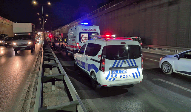 Eskişehir'de 4 araç birbirine girdi: 5 yaralı