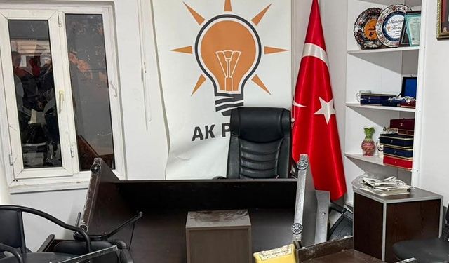 Kütahya'da AK Parti İlçe Başkanlığı binasına saldırı