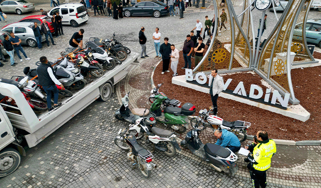 Afyon'da polis denetiminde 52 motosiklet trafikten men edildi