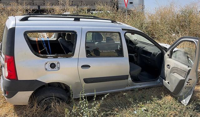 Afyonkarahisar'da şarampole giren otomobilde 2 kişi yaralandı