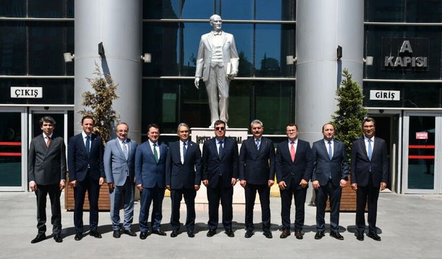 Bakan Yardımcısı Can Tuncay Eskişehir adliyesinde yargı mensuplarıyla buluştu!