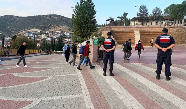 Bilecik’te okul çevrelerinde sıkı denetim: 397 şahıs kontrol edildi