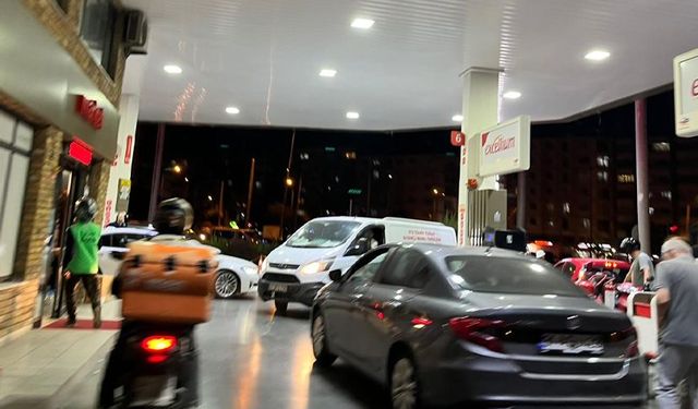 Eskişehir’de motorin 90 TL’yi Aştı: Zam haberi akaryakıt istasyonlarında yoğunluk oluşturdu