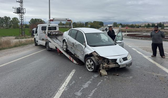 Afyonkarahisar’da refüje giren otomobil sürücüsü yaralandı