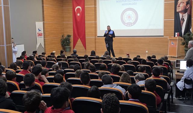 Bilecik'te 120 öğrenciye güvenli internet ve akran zorbalığı eğitimi