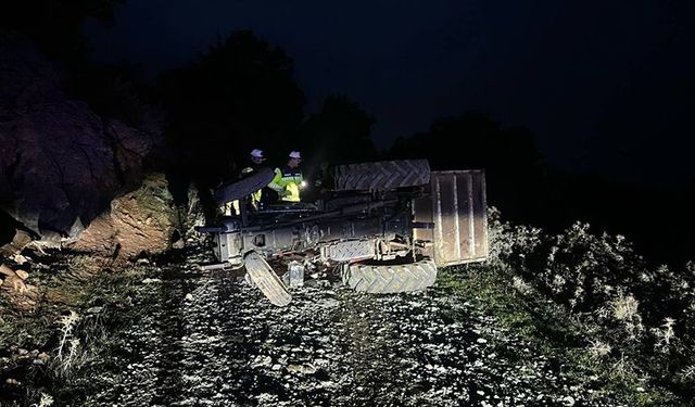 Bilecik’te devrilen traktörün altında kalan sürücü hayatını kaybetti