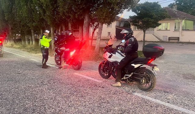 Bilecik'te kurallara uymayan 7 sürücüye ceza