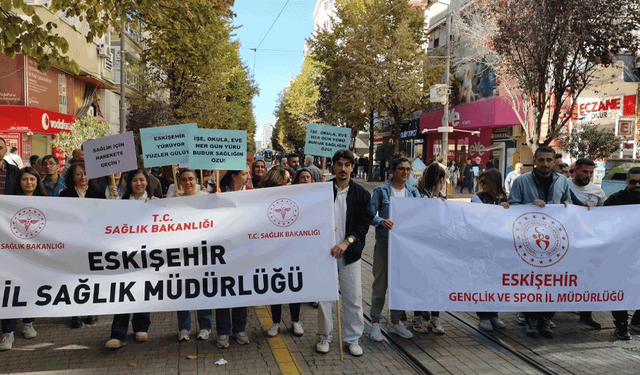 Eskişehir’de Dünya Yürüyüş Günü’nde sağlık için yürüdüler!