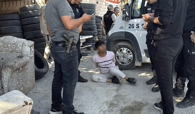 Eskişehir'de hareketli anlar: Polisten kaçan şahıs yakalandı