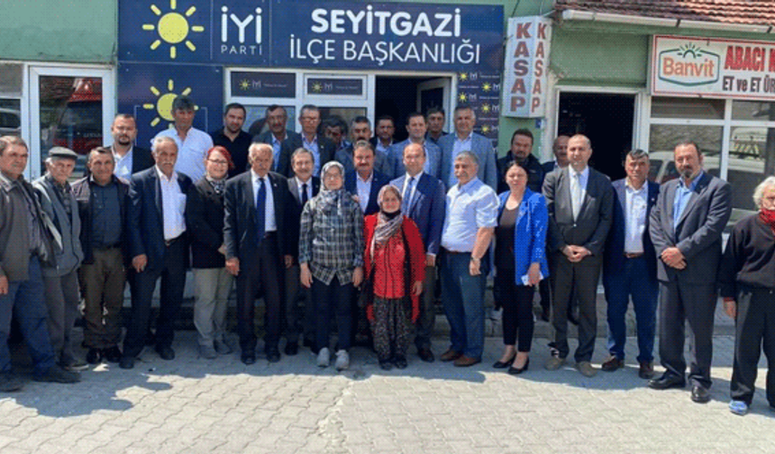 Başkan Ahmet Ataç Seyitgazi'de esnafla bir araya geldi