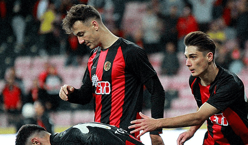 Eskişehirspor yedi gollü düelloda mağlup oldu