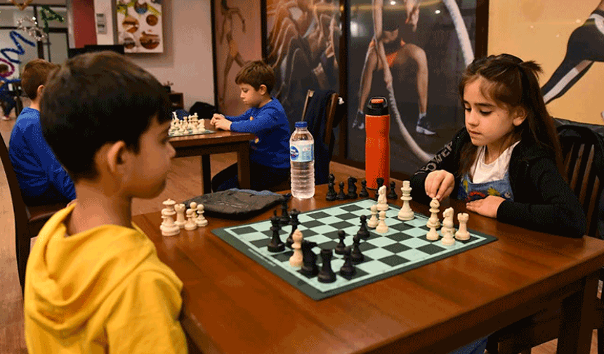 Eskişehir'de çocuklardan satranç kursuna yoğun ilgi
