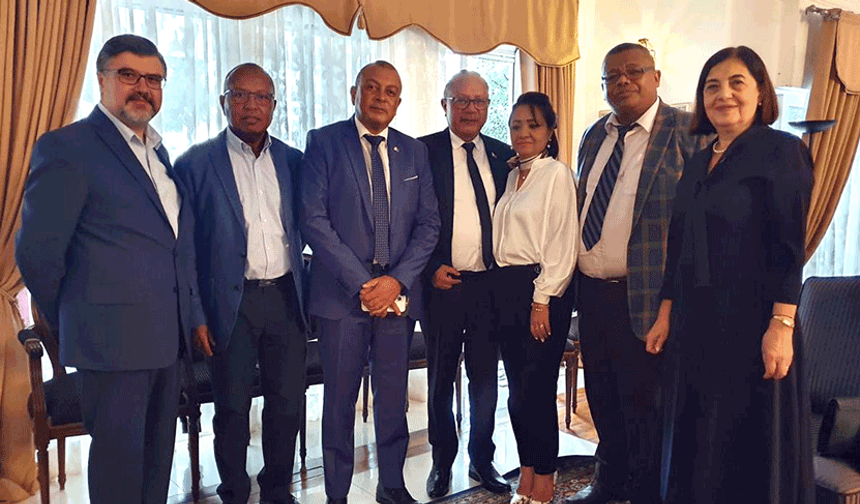 CHP Milletvekili Süllü Dostluk Grubu'yla Madagaskar'da