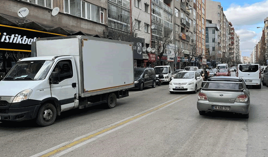 Eskişehir'de trafik çilesi bitmiyor