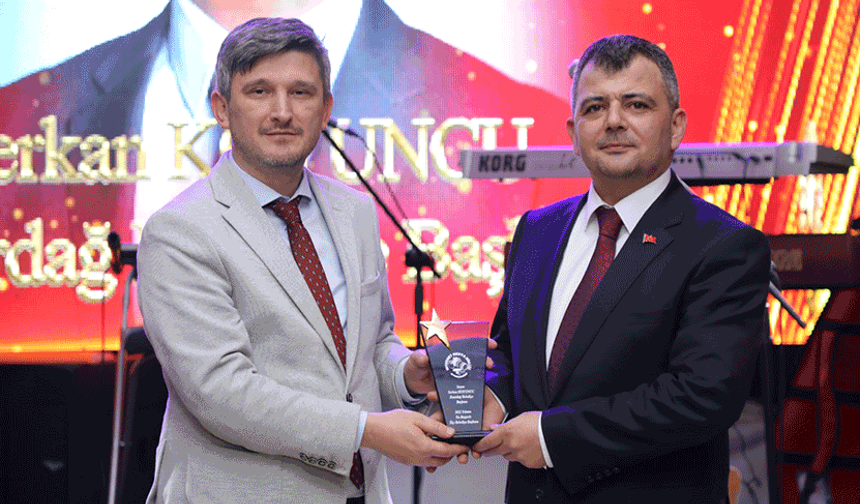 Serkan Koyuncu'ya yılın en başarılı ilçe belediye başkanı ödülü