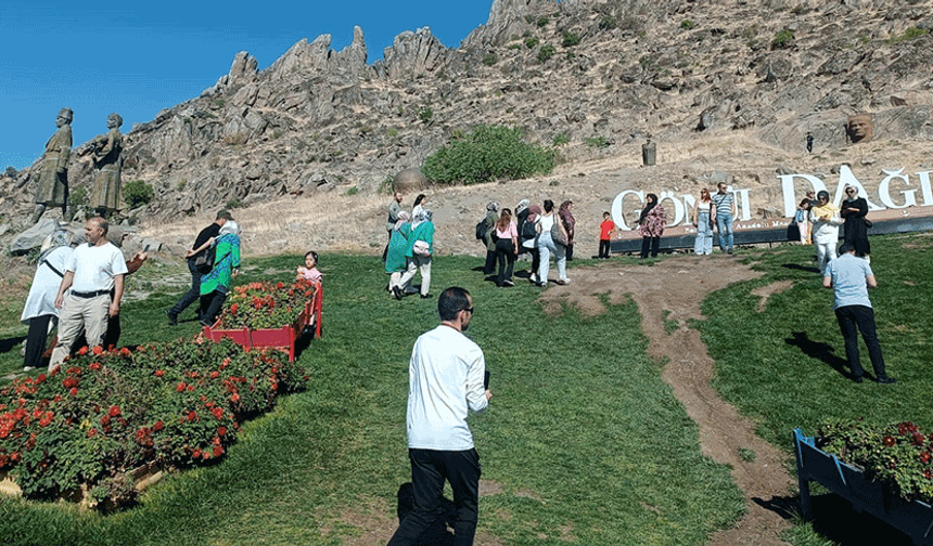 Eskişehir'in ilçesindeki tarihi zenginlikler turistleri büyülüyor