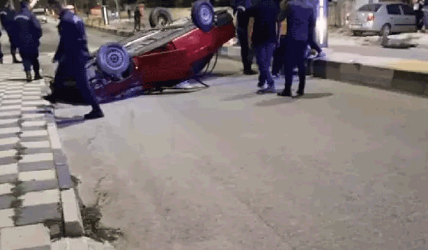 Afyon'da iki otomobil birbirine girdi