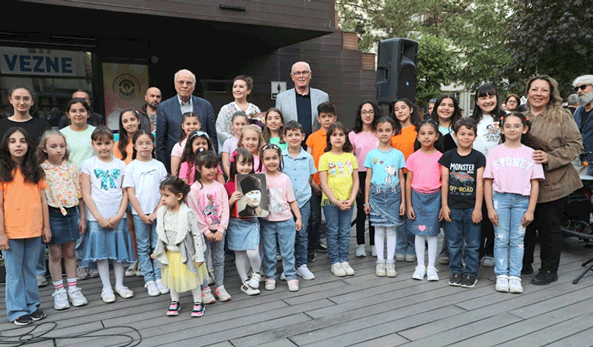 Eski Kültür Bakanından Eskişehir’deki projeye övgü