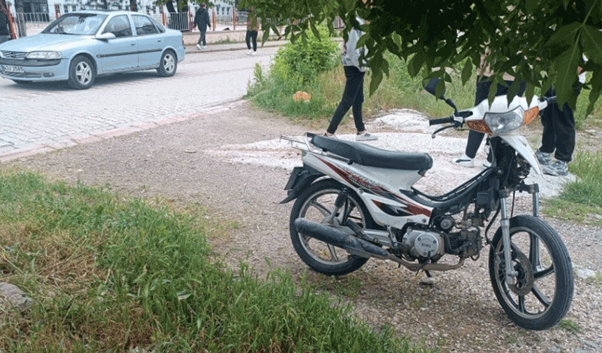 Kütahya'nın ilçesinde kaza: Motosiklet ile otomobil çarpıştı