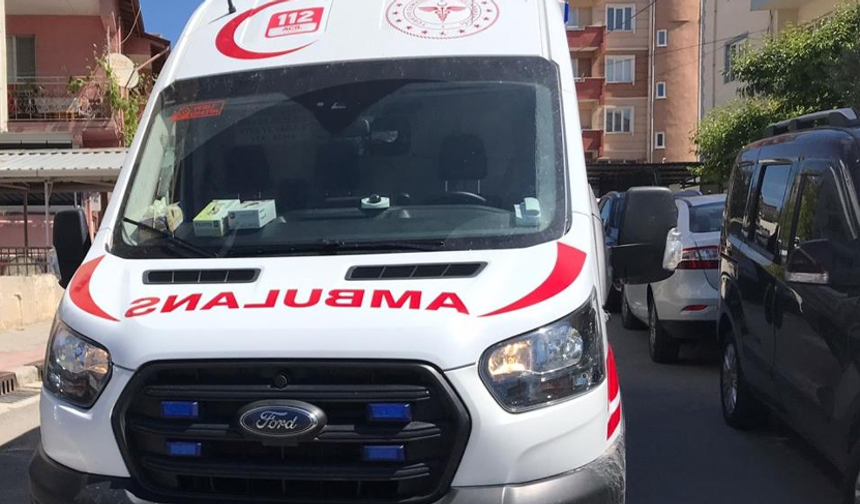 Bilecik'te otomobil yayanın ayağının üzerinden geçti