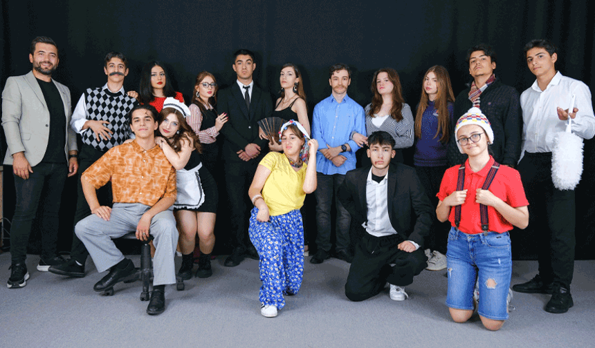 Liseli oyuncular yeni gösterileri ile sahneye çıkıyor