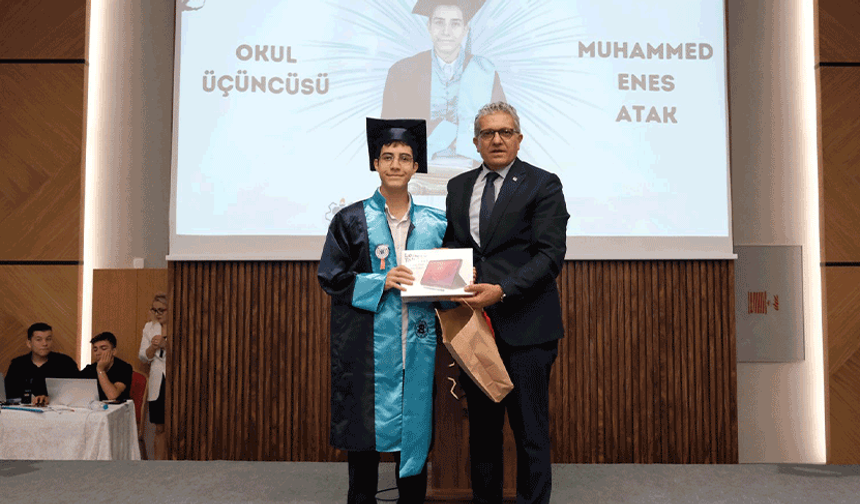 Eskişehir’in gururu okulda mezuniyet coşkusu yaşandı
