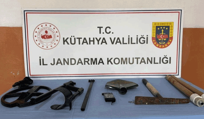 Kütahya kaçak kazı malzemeleri ele geçirildi, 2 şüpheli yakalandı