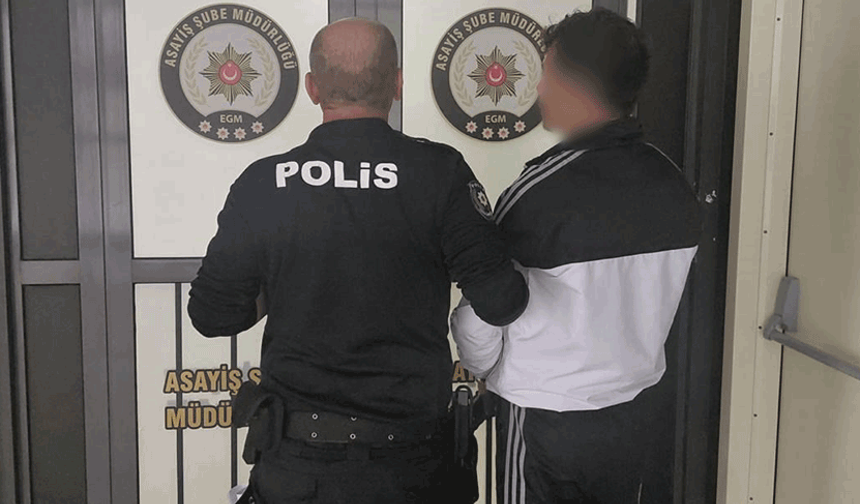 Afyonkarahisar'da polis 22 yıl 3 ay 27 gün hapis cezasıyla aranan şahsı yakaladı