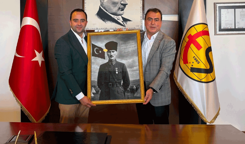 MHP Eskişehir heyetinden Eskişehirspor’a kutlama ziyareti