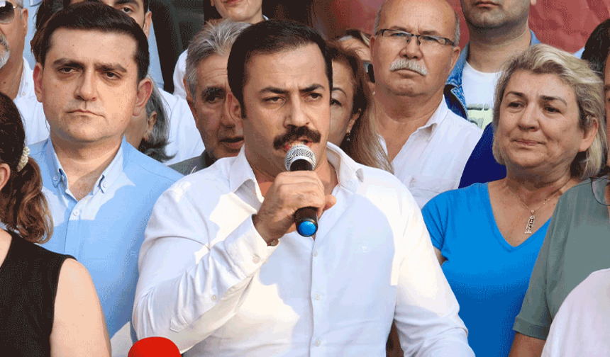 Talat Yalaz gözyaşları içinde konuştu: “Siz kim oluyorsunuz da beni partiden atıyorsunuz?”