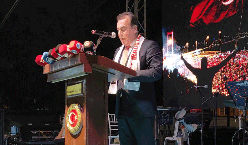Ayhan Sezer: “15 Temmuz kahramanlık destanıdır!”